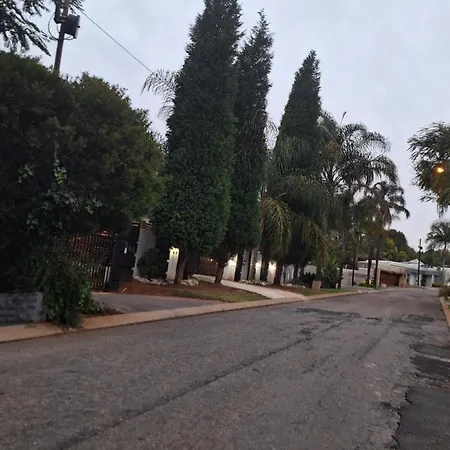 The Green Door Cottage Roodepoort Exterior photo