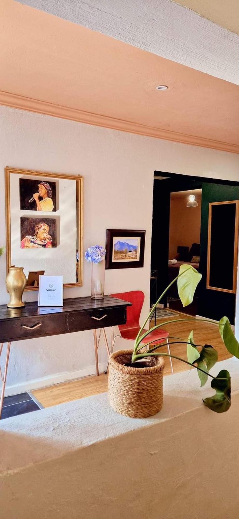 The Door Apartment *
